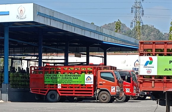 Warga Maros Keluhkan Kelangkaan LPG 3 Kg, Distribusi Jadi Sorotan, Repro Minta: Pertamina Audit Distributor