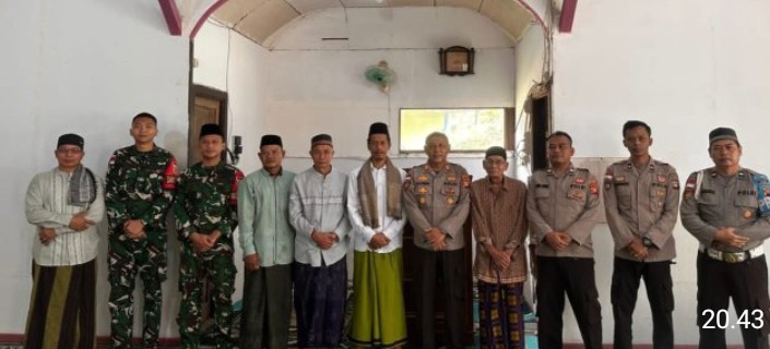 Atasi Kekeringan di Perbatasan, Pos Kout Satgas Yonarmed 13/Nanggala Gelar Sholat Istisqa Bersama Warga di Masjid Al-Ikhlas Senaning