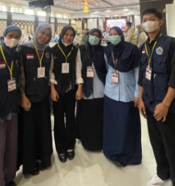 Mahasiswa STIKes Bina Bangsa Majene Laksanakan Giat Debarkasi Jamaah Haji di Asrama Haji Sudiang Makassar