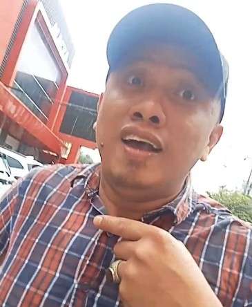 Mengaku Debt Collector dan Wartawan,   Tahan Pengendara di Parkiran Toko Alaska Makassar